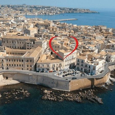 Casa Nagale- Una Suite Di Charme Nel Cuore Di Ortigia A 50 Mt Dal Mare Syrakus Exterior foto