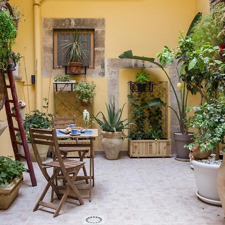 Casa Nagale- Una Suite Di Charme Nel Cuore Di Ortigia A 50 Mt Dal Mare Syrakus Exterior foto