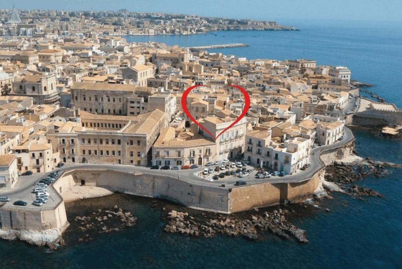 Casa Nagale- Una Suite Di Charme Nel Cuore Di Ortigia A 50 Mt Dal Mare Syrakus Exterior foto