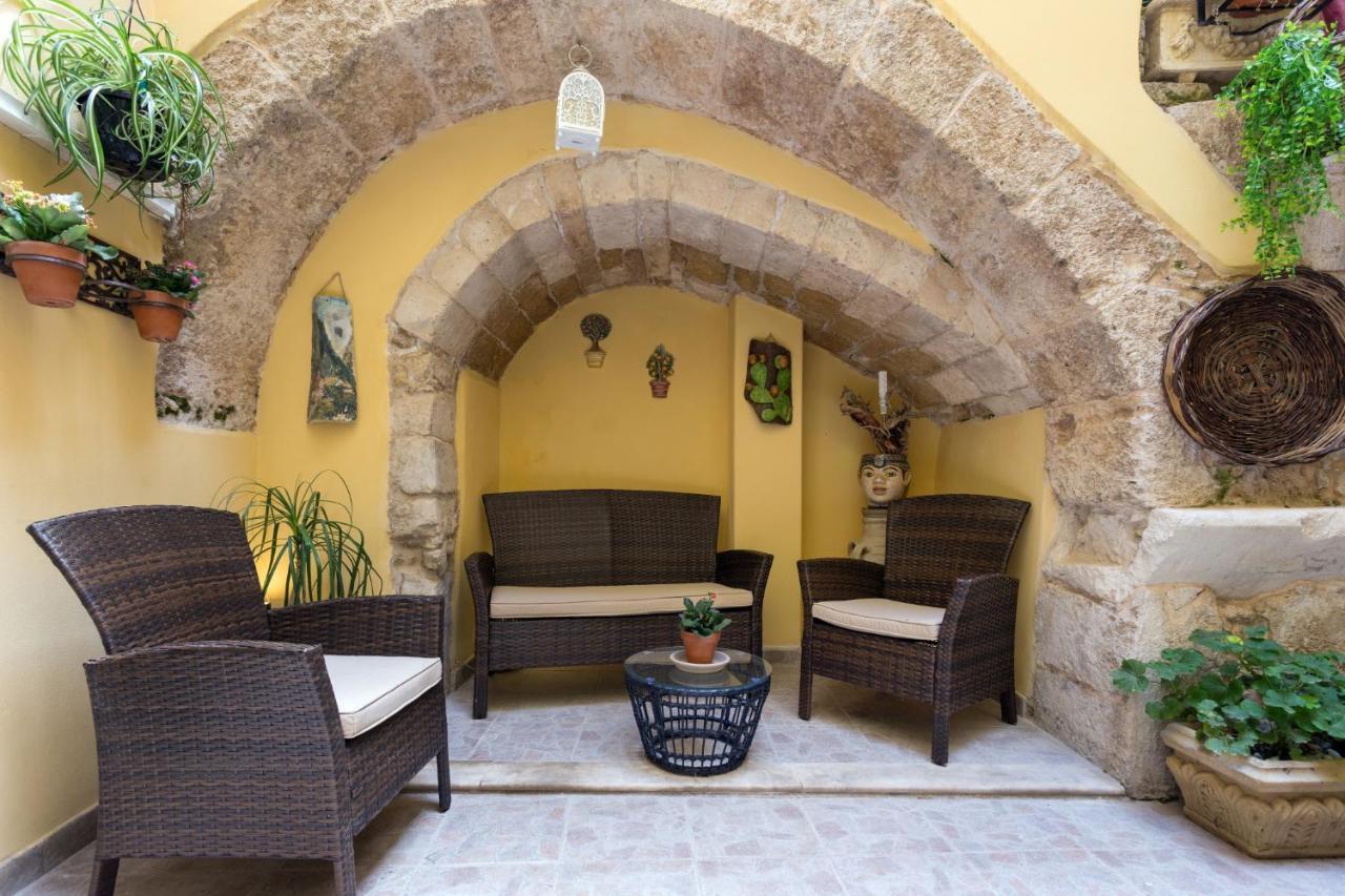 Casa Nagale- Una Suite Di Charme Nel Cuore Di Ortigia A 50 Mt Dal Mare Syrakus Exterior foto