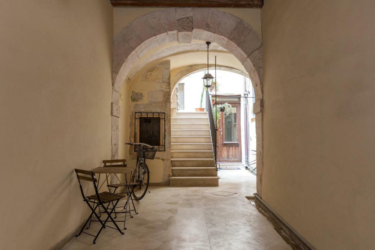 Casa Nagale- Una Suite Di Charme Nel Cuore Di Ortigia A 50 Mt Dal Mare Syrakus Exterior foto