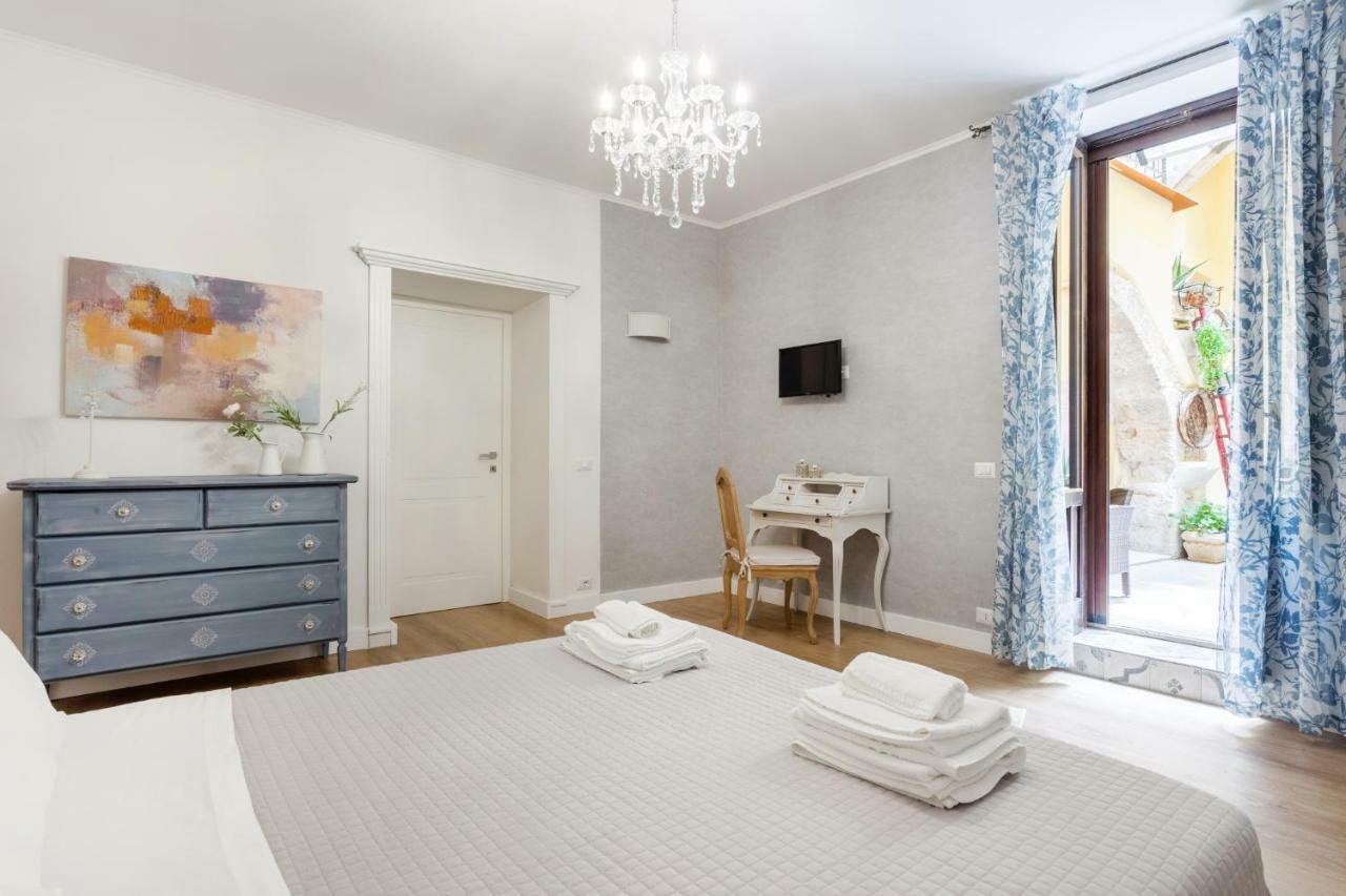 Casa Nagale- Una Suite Di Charme Nel Cuore Di Ortigia A 50 Mt Dal Mare Syrakus Exterior foto