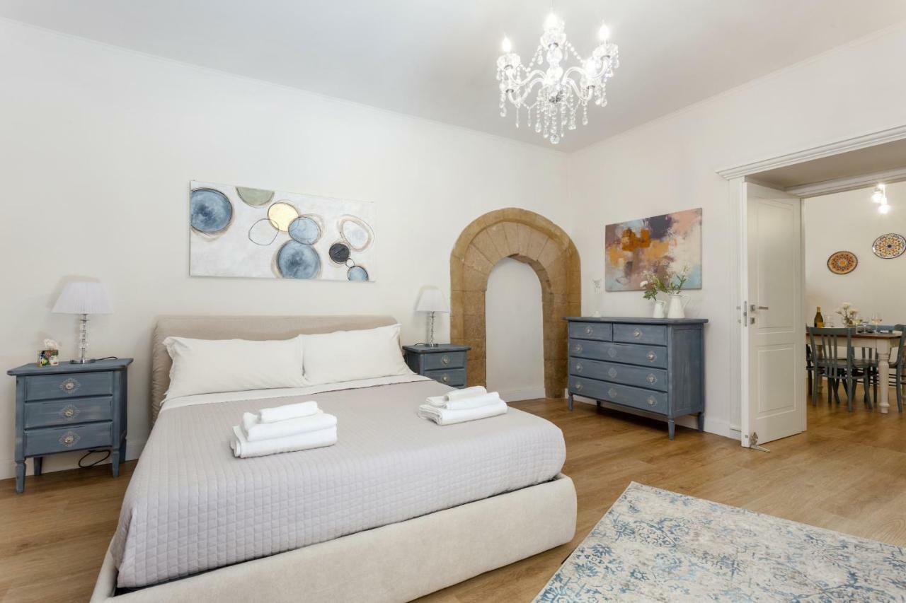 Casa Nagale- Una Suite Di Charme Nel Cuore Di Ortigia A 50 Mt Dal Mare Syrakus Exterior foto