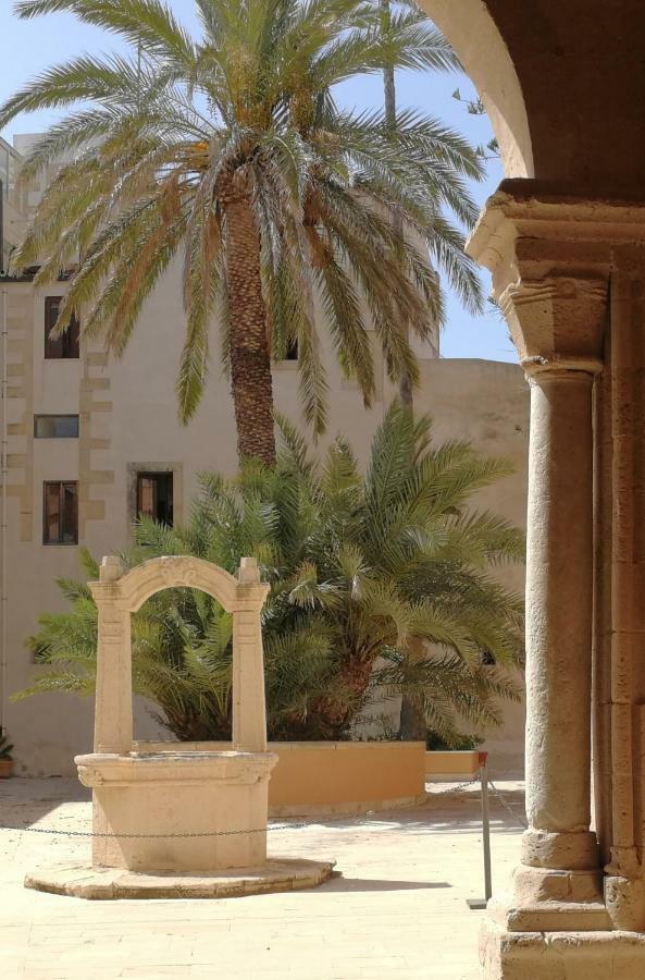Casa Nagale- Una Suite Di Charme Nel Cuore Di Ortigia A 50 Mt Dal Mare Syrakus Exterior foto