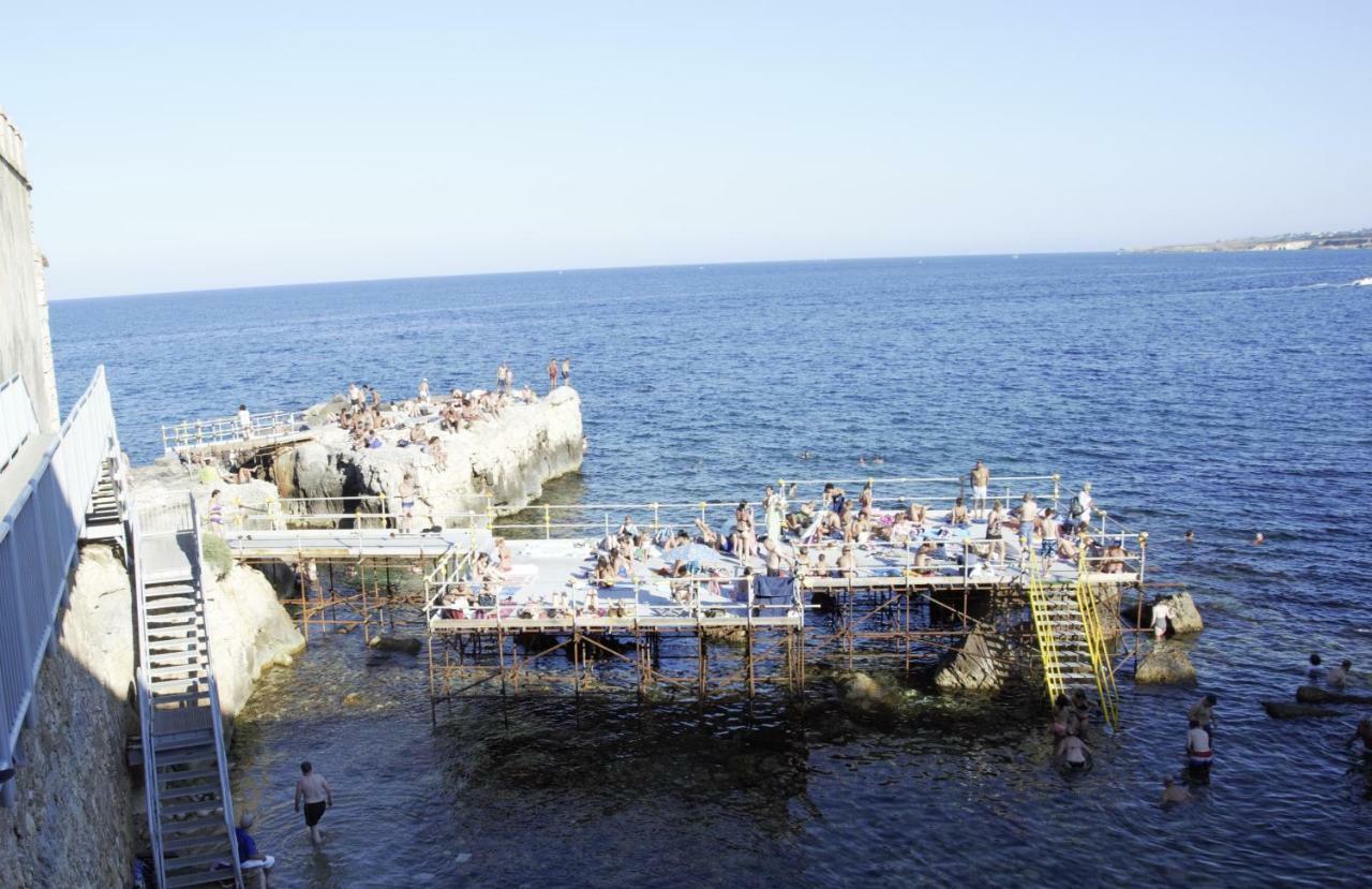 Casa Nagale- Una Suite Di Charme Nel Cuore Di Ortigia A 50 Mt Dal Mare Syrakus Exterior foto