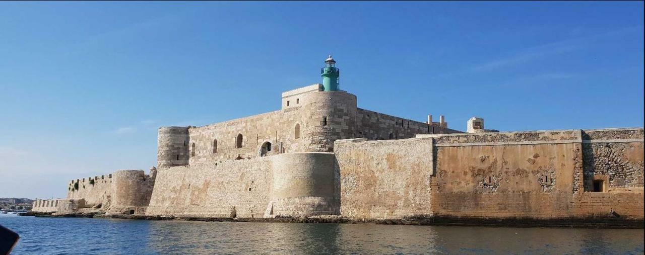 Casa Nagale- Una Suite Di Charme Nel Cuore Di Ortigia A 50 Mt Dal Mare Syrakus Exterior foto