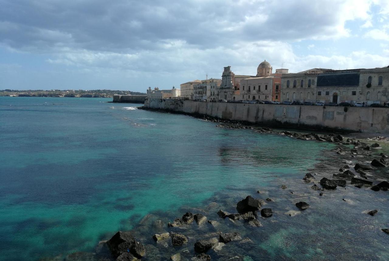 Casa Nagale- Una Suite Di Charme Nel Cuore Di Ortigia A 50 Mt Dal Mare Syrakus Exterior foto