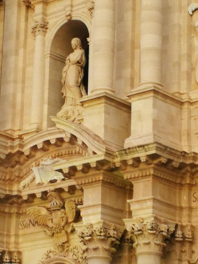 Casa Nagale- Una Suite Di Charme Nel Cuore Di Ortigia A 50 Mt Dal Mare Syrakus Exterior foto